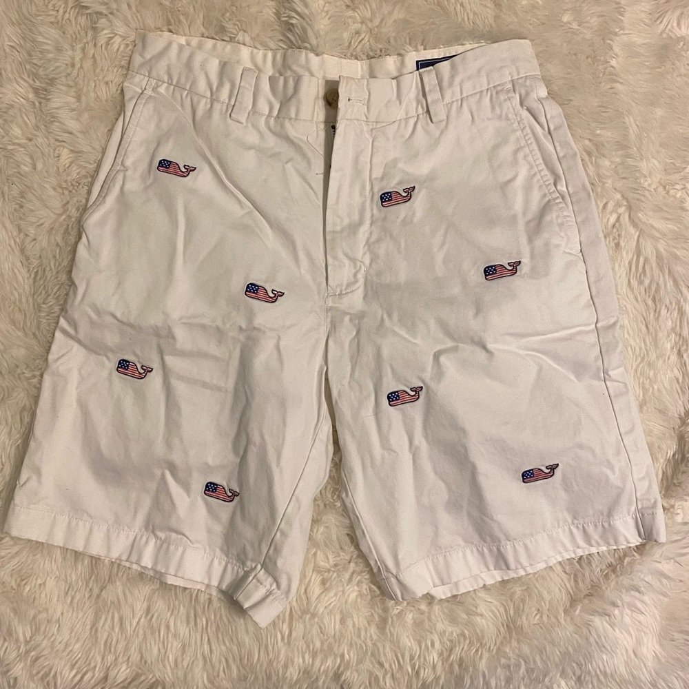 Vineyard Vines Breaker Shorts • Men’s Sz 30 •White with America Whales • Unique
